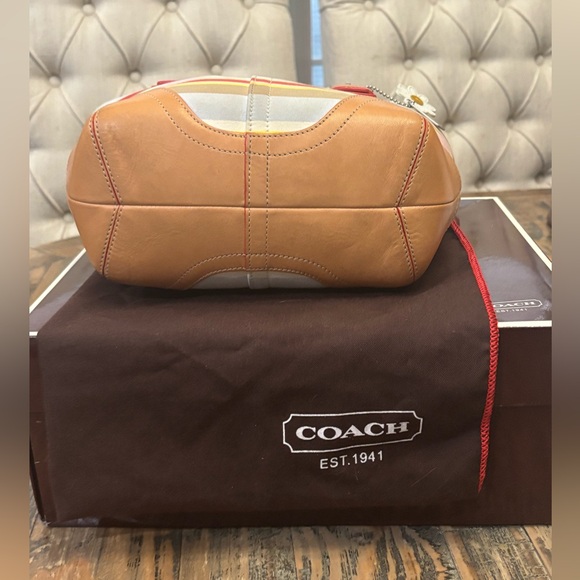 Coach #4434 Daisy Bag - Picture 4 of 14